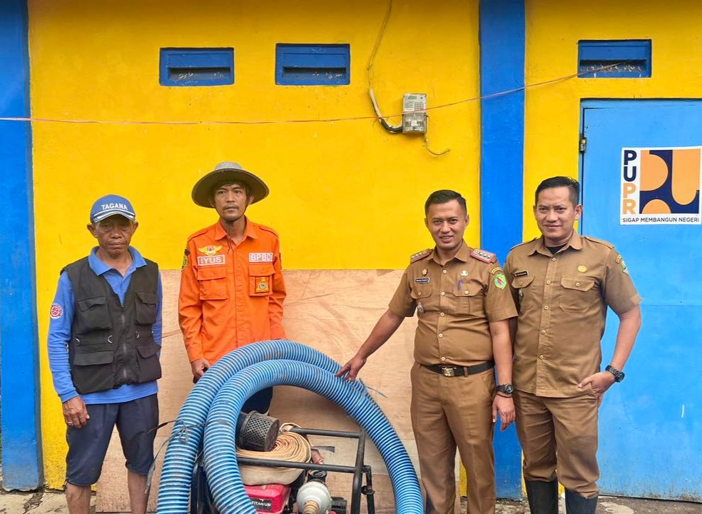 penyerahan-bantuan-mesin-pompa-air