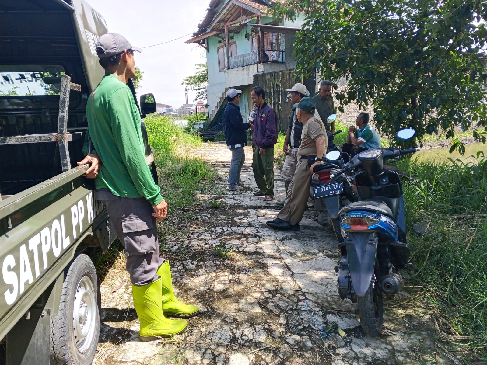 observasi-lapangan-di-sungai-ciateul